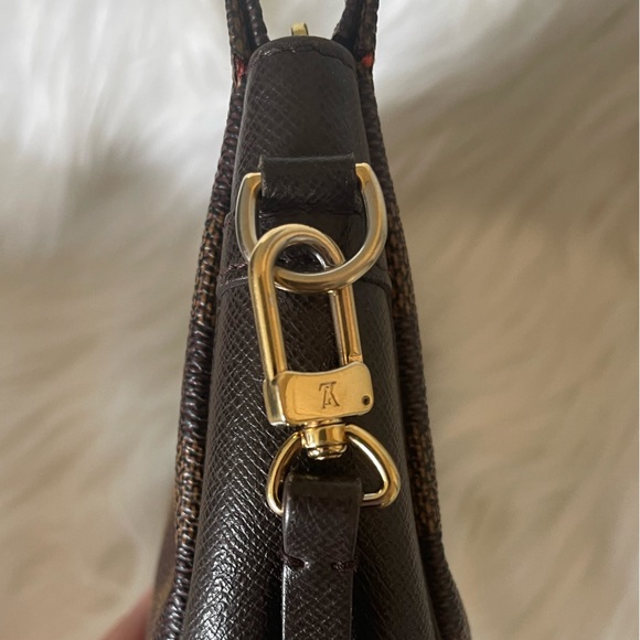 Louis Vuitton Damier Trousse Cosmetique - Picture 4 of 11